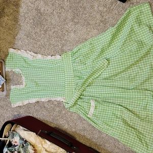 Vintage gingham apron cute